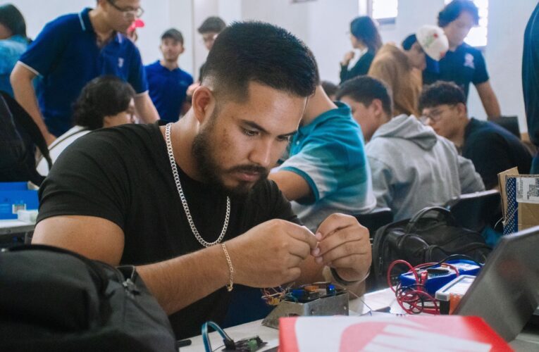 Premia Ingeniería UAQ talento tecnológico en RoboUAQ 2025