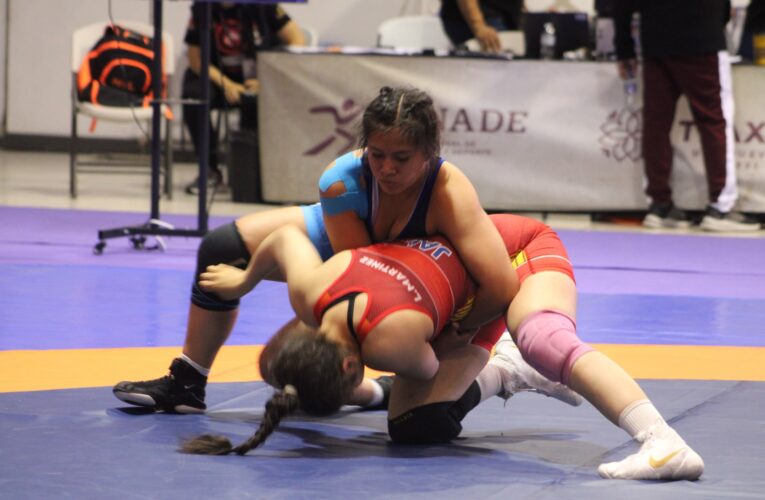 Luchadores queretanos brillan en Olimpiada Nacional CONADE 2025 con 35 medallas