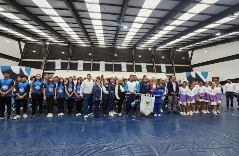 Abanderan INDEREQ y USEBEQ a delegación queretana rumbo a los Juegos Deportivos Escolares 2024-2025