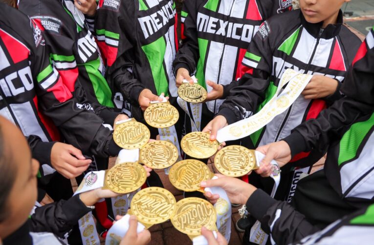 Chepe Guerrero reconoce a campeonas mundiales del All Star World Championship 2025