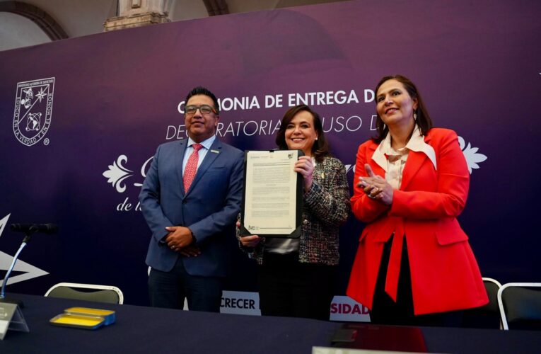 UAQ recibe Declaratoria de Uso del Patio Barroco como parte de los 400 años de Estudios Humanistas en Querétaro
