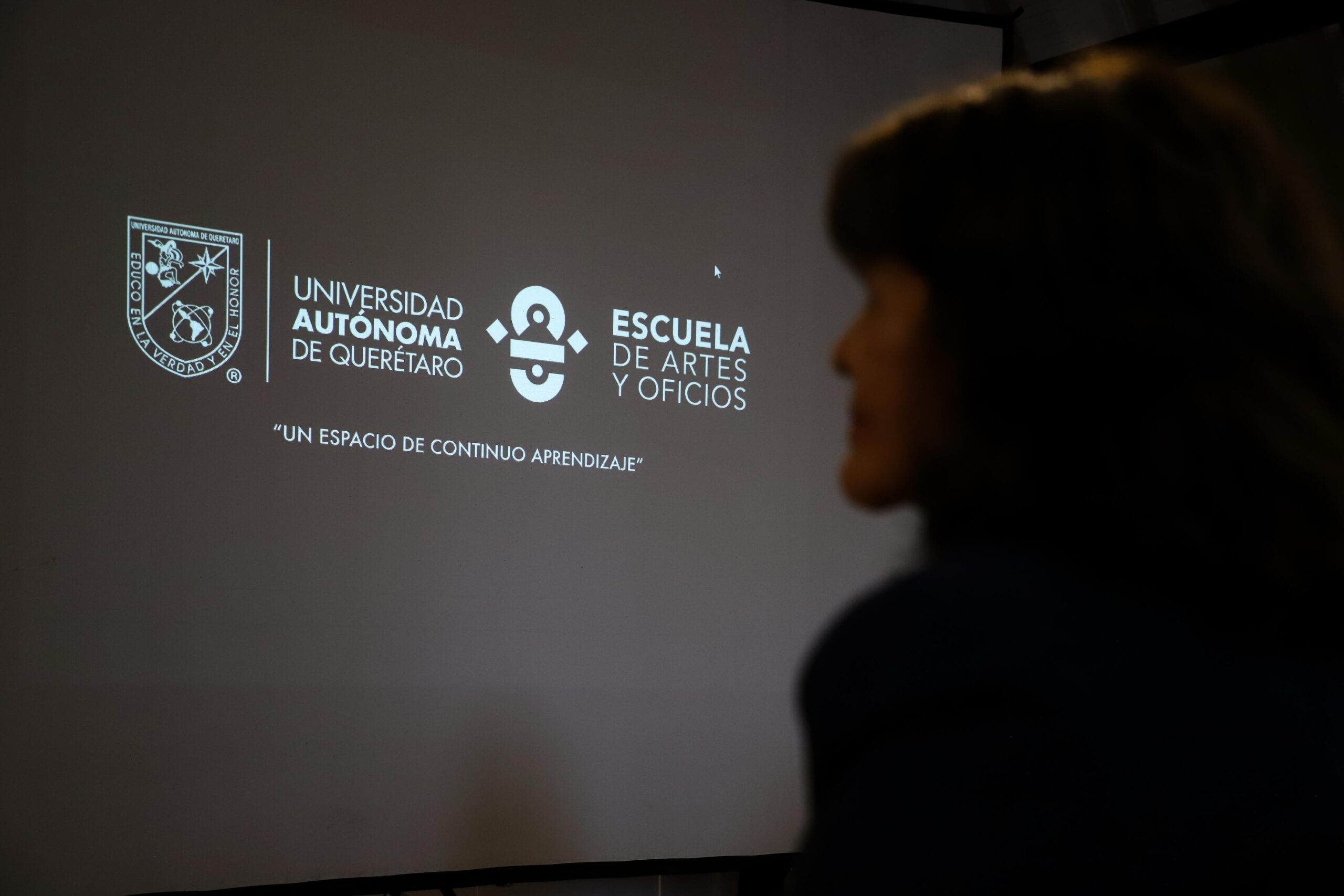 UAQ capacita a 750 personas en oficios y artes durante el semestre 2025-1