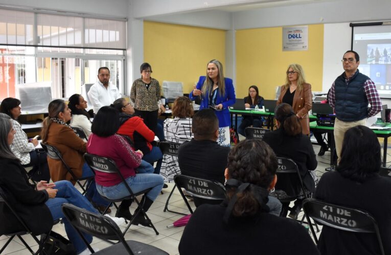 Docentes de educación básica participan en proceso de cambio de centro de trabajo en Querétaro