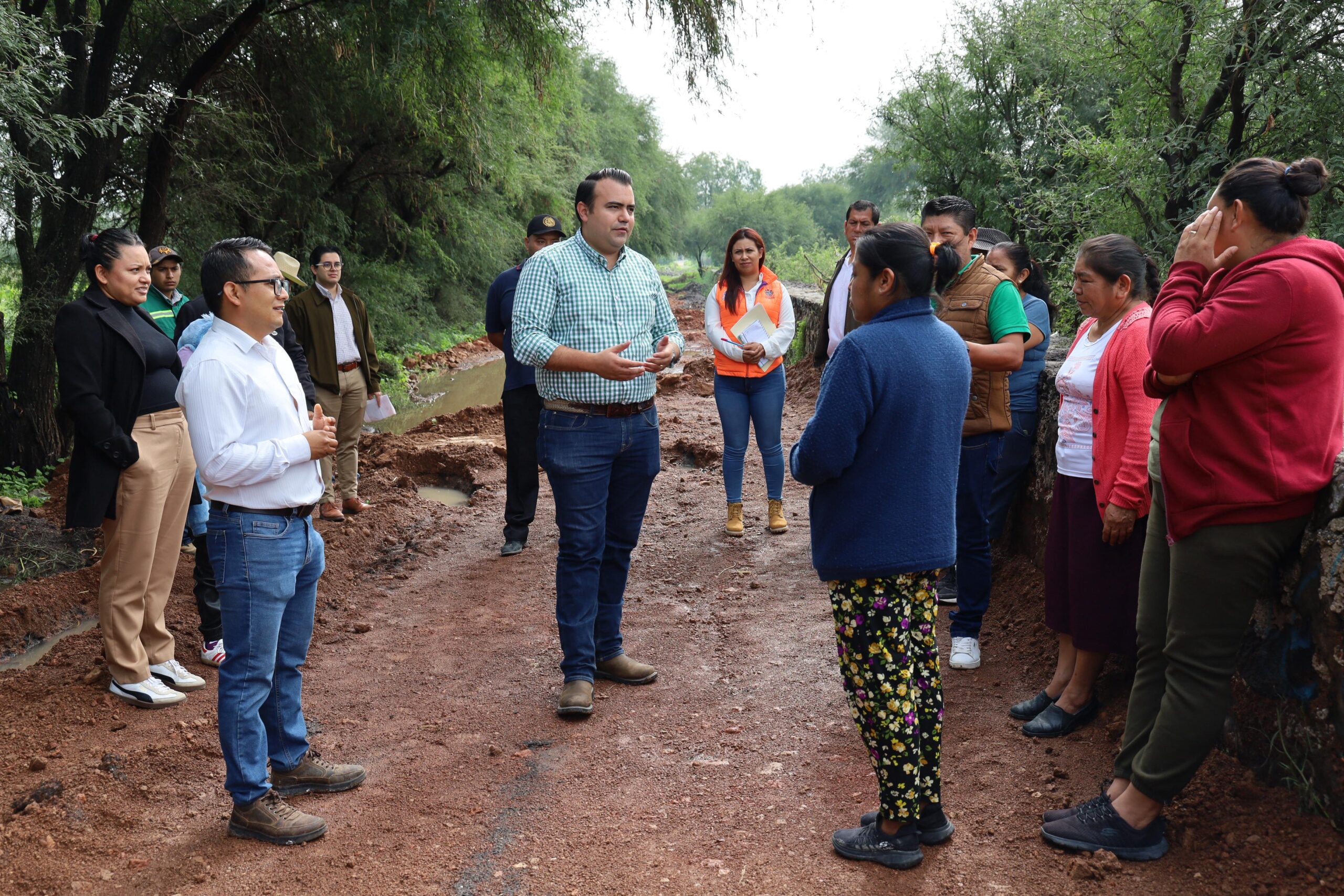 Supervisa Gaspar Trueba la Rehabilitación de Colector Sanitario
