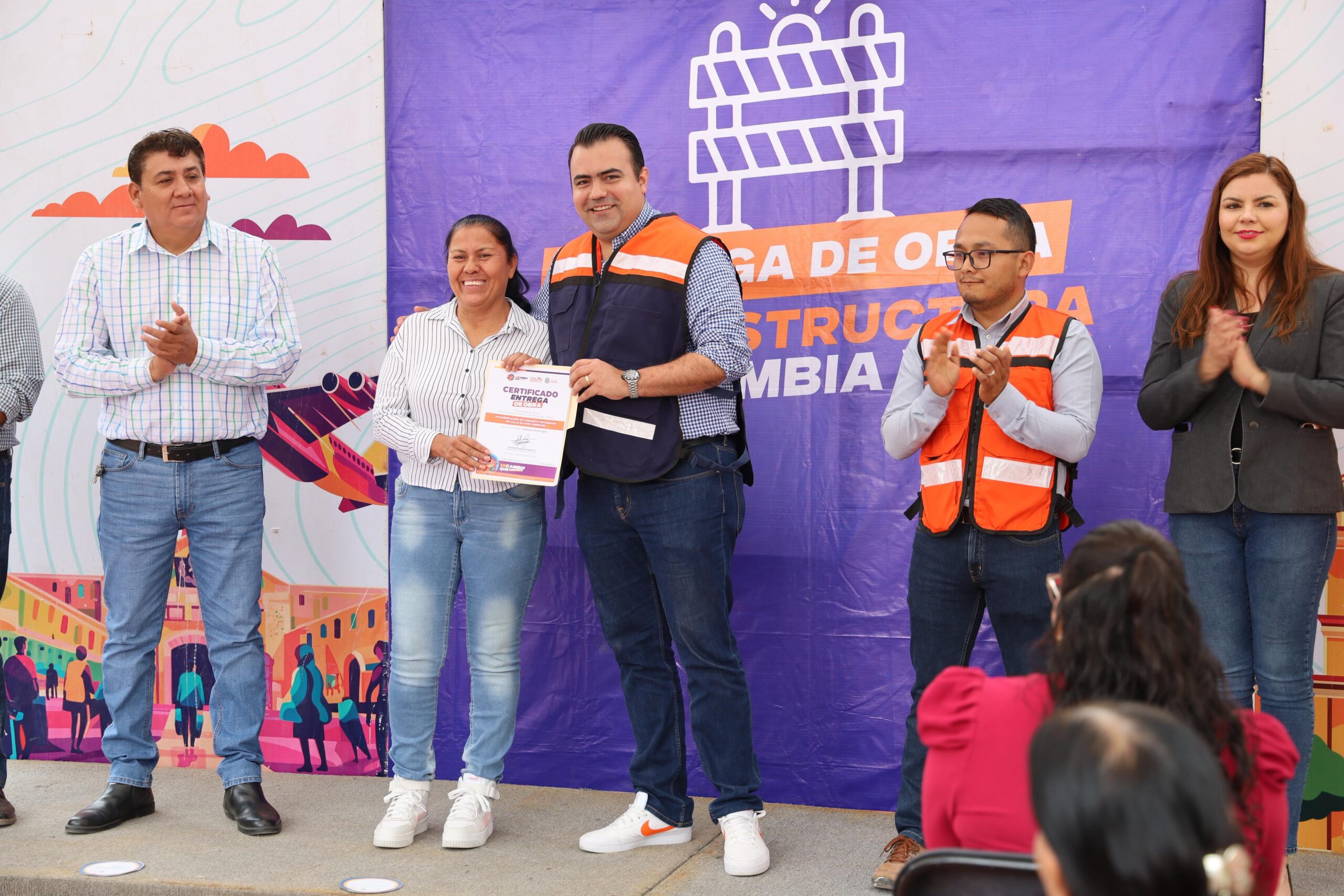 Entrega Gaspar Trueba obras de pavimentación y servicios básicos en la cabecera municipal