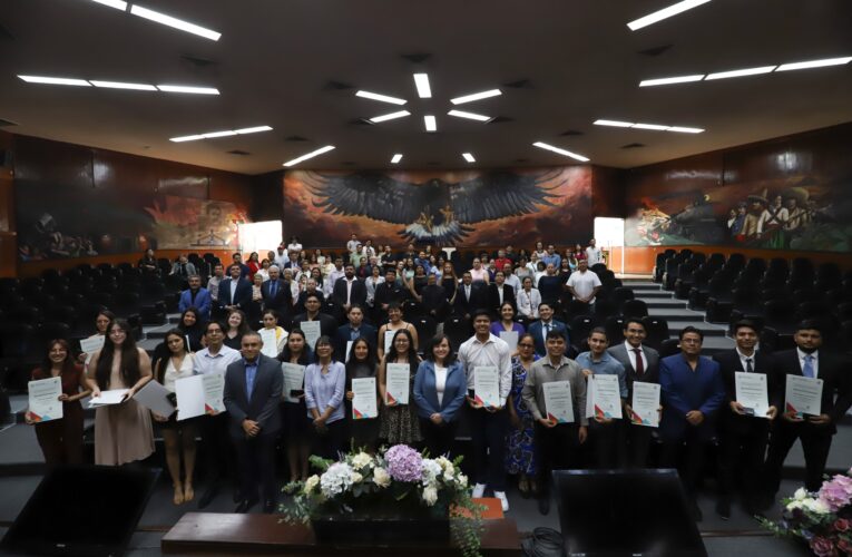 Reconoce UAQ a galardonados con Premio Ceneval-Egel de Ingeniería, Medicina y Química