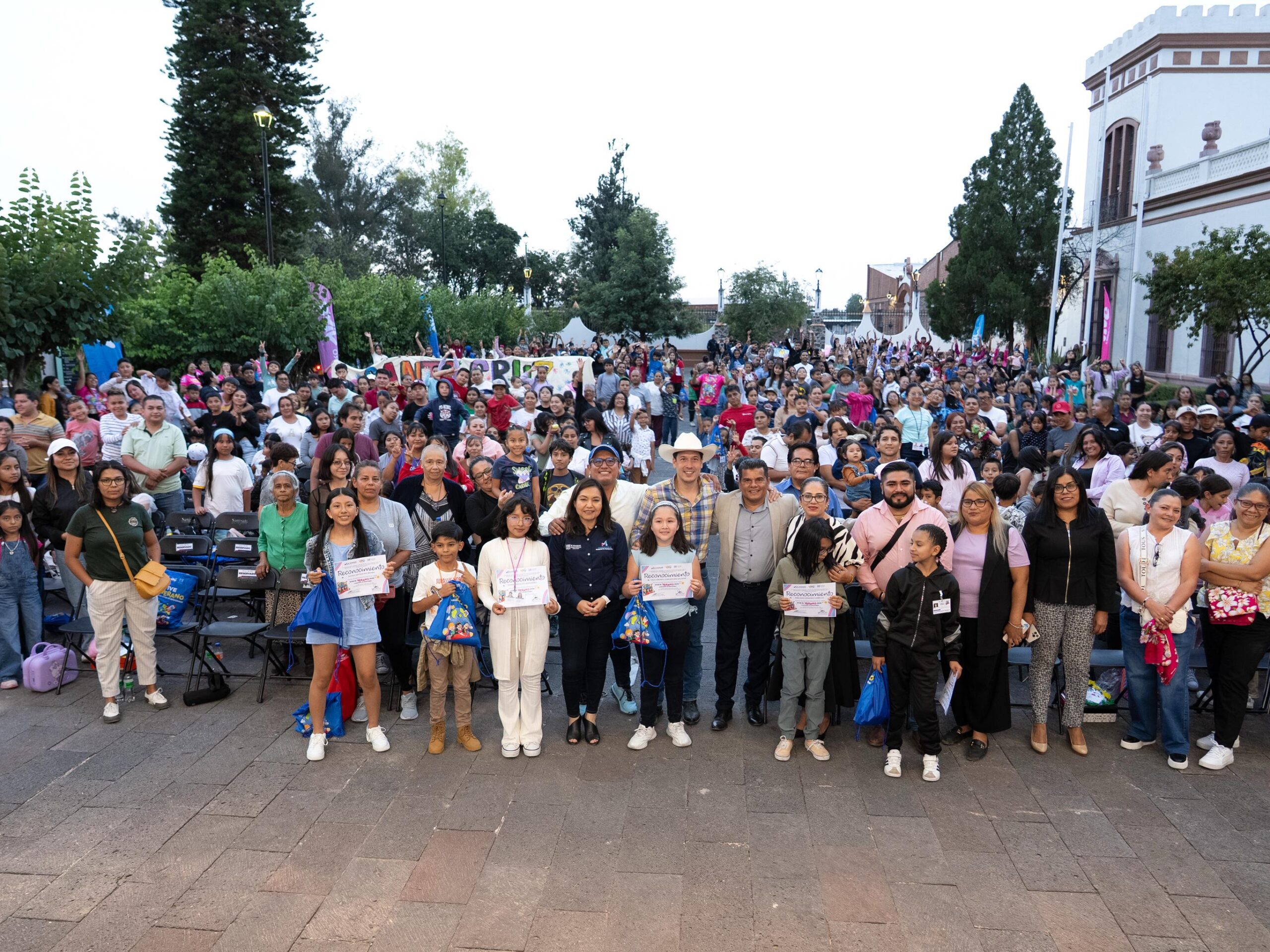 Clausuran con éxito la segunda edición de “Vive el verano 2025 ¡Hablemos de emociones!”