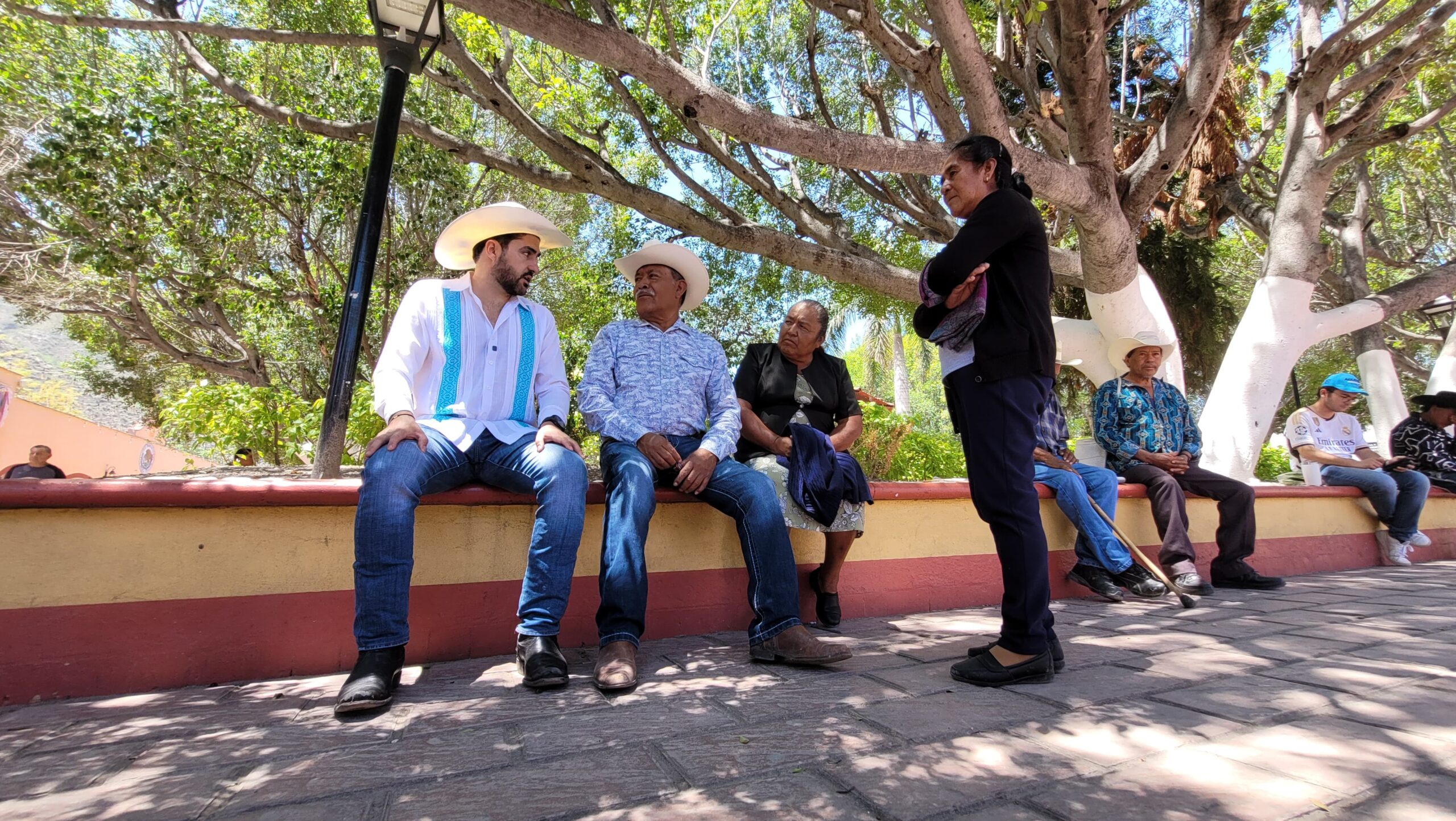 Los migrantes, una prioridad en la agenda legislativa de Agustín Dorantes