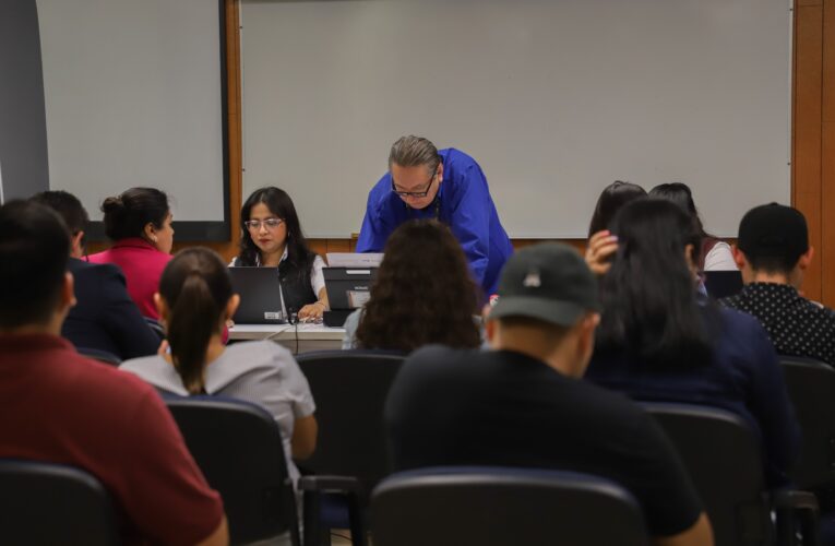 UAQ inaugura módulo del SAT para atención a la comunidad universitaria