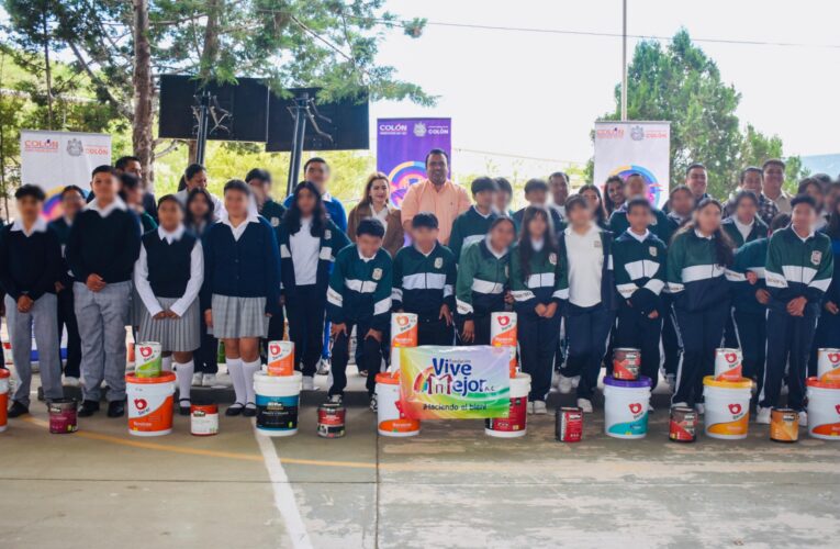 Entrega Gaspar Trueba 3,500 litros de pintura a 34 escuelas de Colón