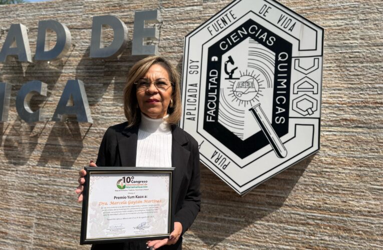 Obtiene docente UAQ el premio “Yum Kaax”