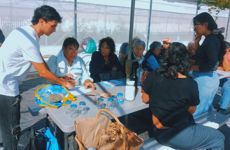 UAQ impulsa huertos urbanos intergeneracionales en el Centro de Adulto Mayor Nänxu 🌱👵👨‍🎓