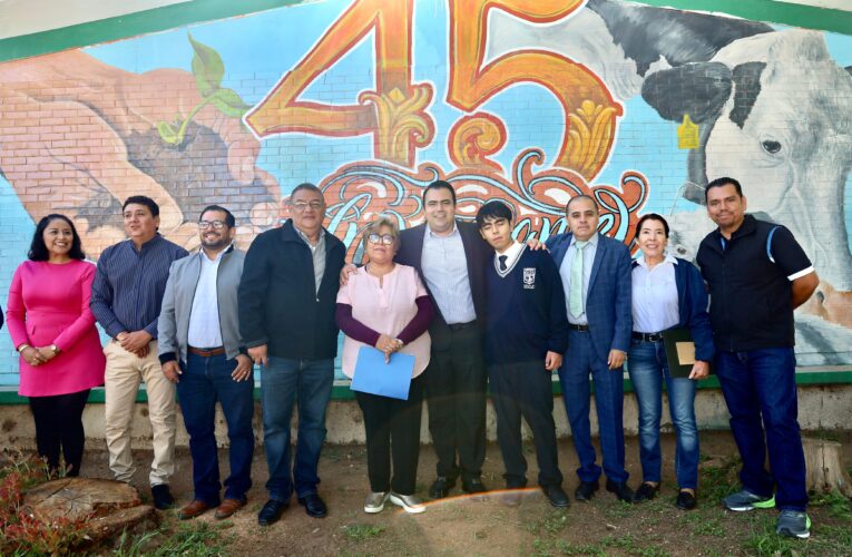 19 mil estudiantes colonenses regresan a clases; Gaspar Trueba preside el arranque del ciclo escolar