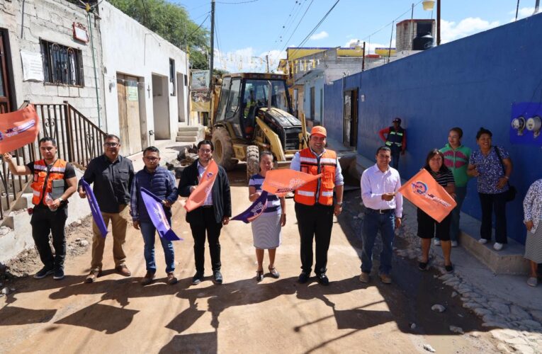 Gaspar Trueba impulsa la modernización de Las Crucitas con nueva obra urbana 🏗️🚧