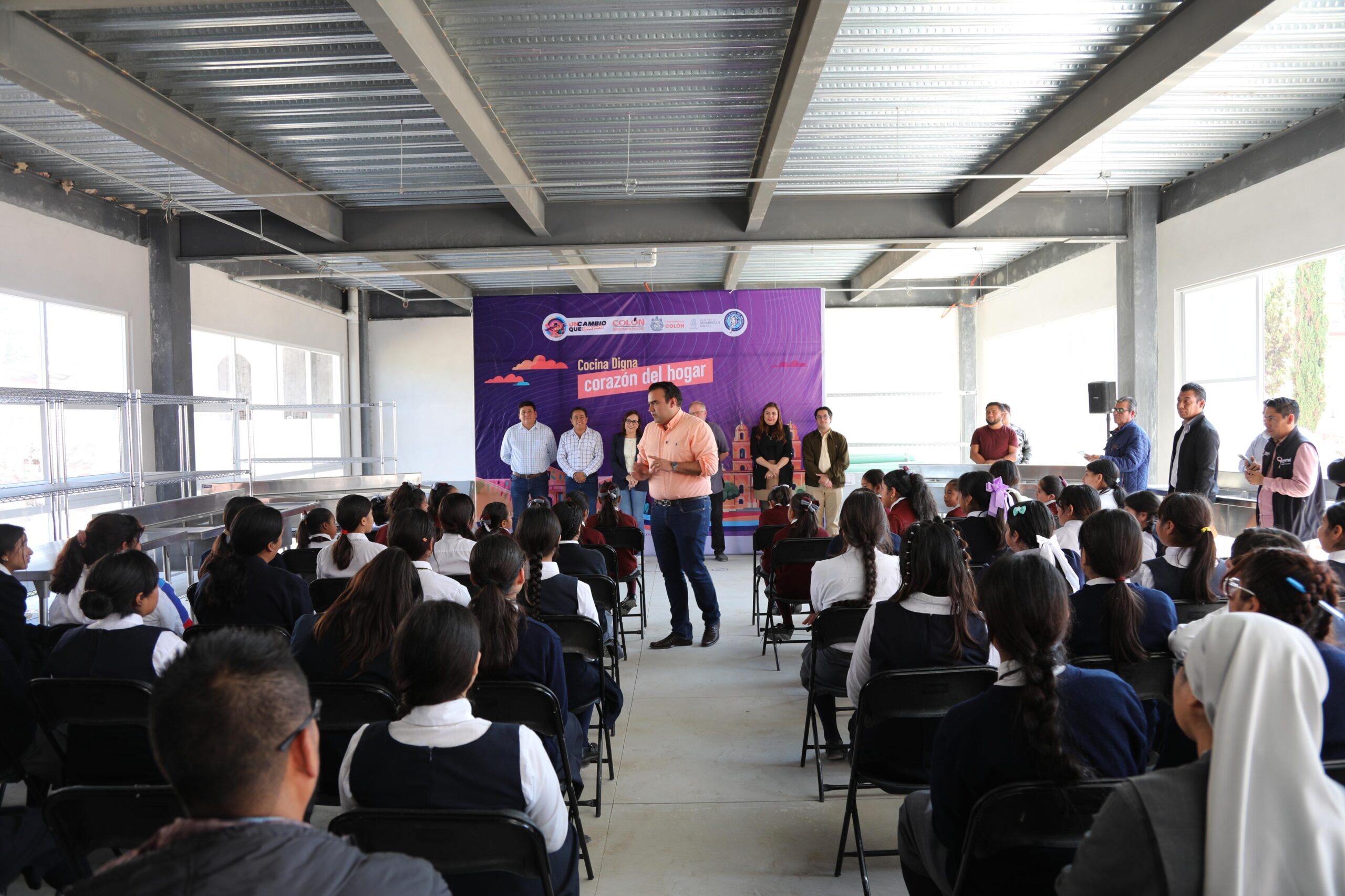 Colón fortalece centros de asistencia social con equipamiento de cocina y energía solar