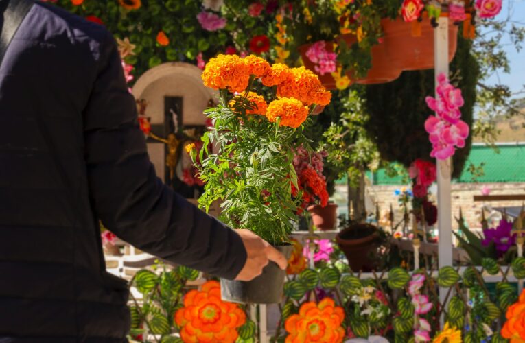 Panteones de Corregidora se preparan para recibir a más de 40 mil visitantes en el Día de Muertos
