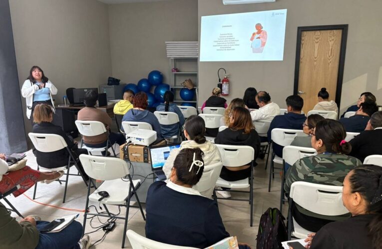 Capacita SESA a personal médico en atención pregestacional y detección de riesgo reproductivo