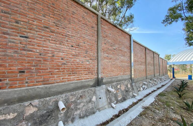 Refuerzan infraestructura educativa en Cadereyta con nuevas obras del IFEQ 🏫✨