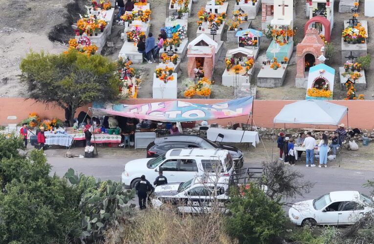 Saldo blanco durante las celebraciones de Día de Muertos en Colón