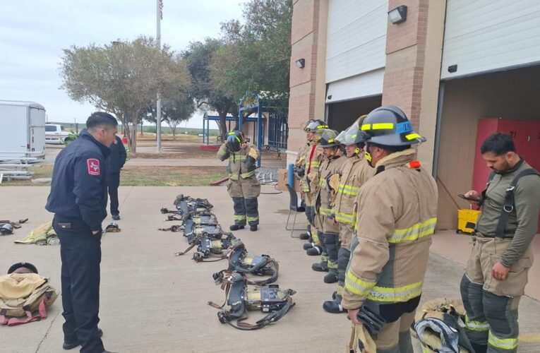 Personal de CEPCQ fortalece sus capacidades en el Primer Entrenamiento Binacional de Bomberos en Laredo, Texas