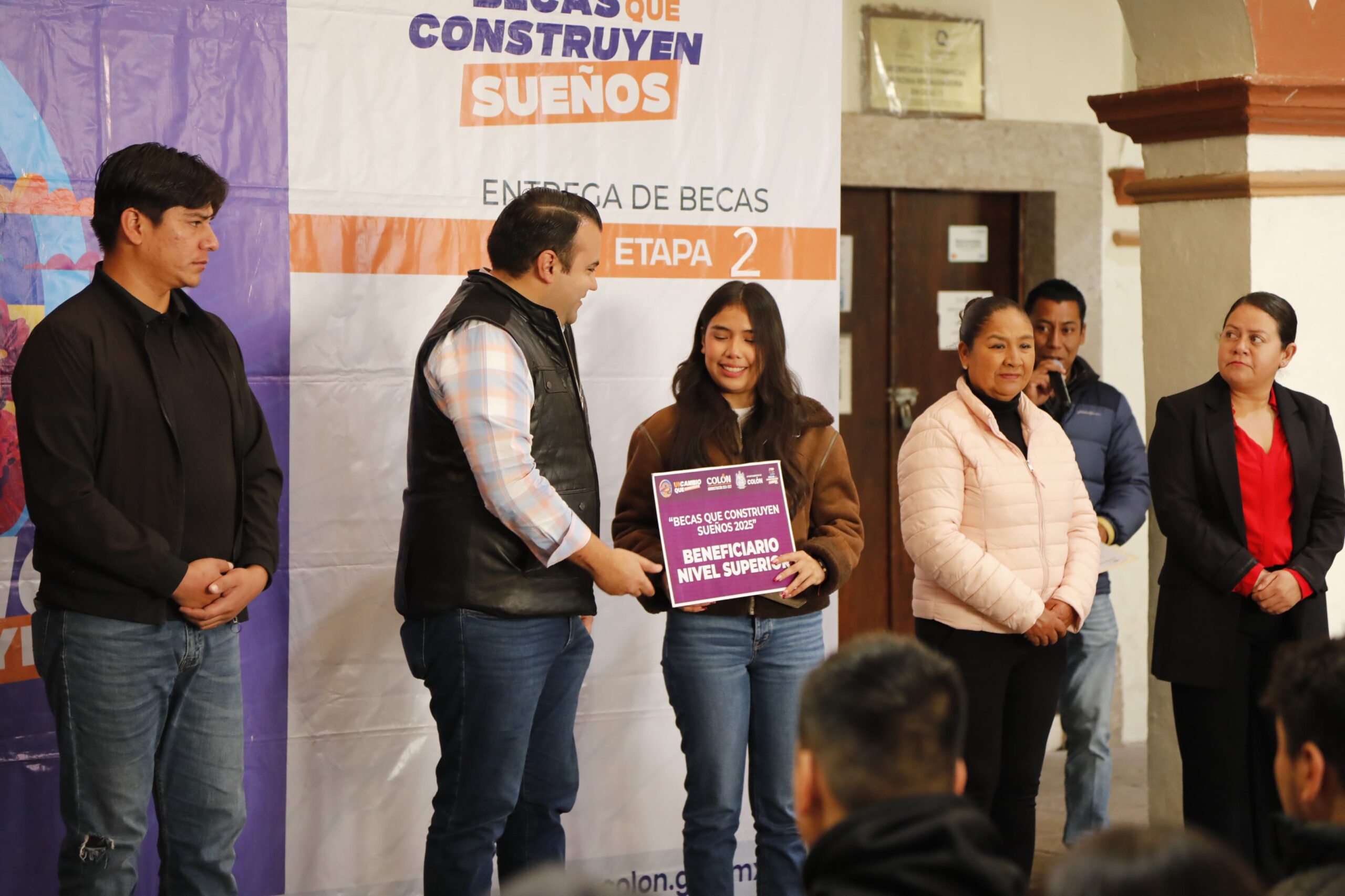 Colón impulsa el talento universitario con apoyos educativos