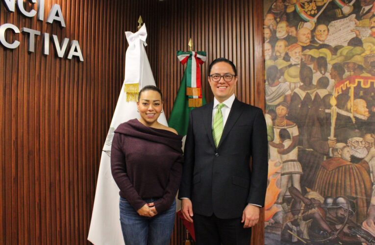 LEGISLATURA Y NOTARÍA 47 FORTALECEN LA CULTURA DE LA LEGALIDAD 📘