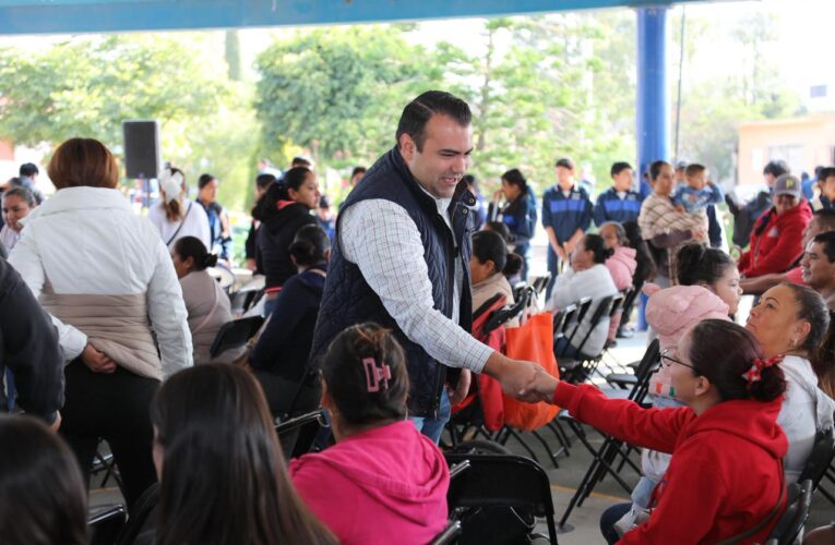 Gaspar Trueba impulsa la dignificación de escuelas con entrega de infraestructura en La Esperanza