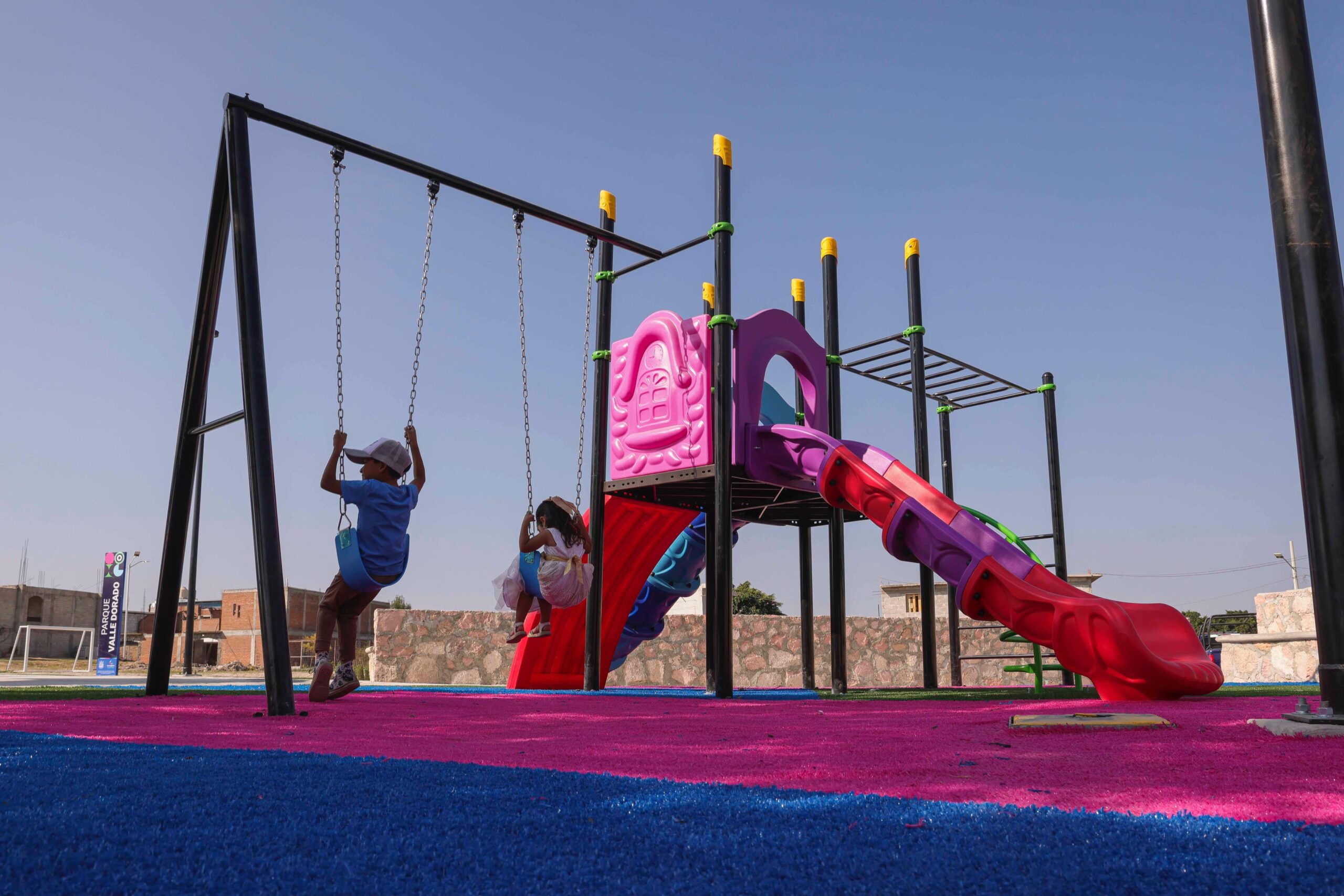 Inauguran parque público en la colonia Valle Dorado 2000