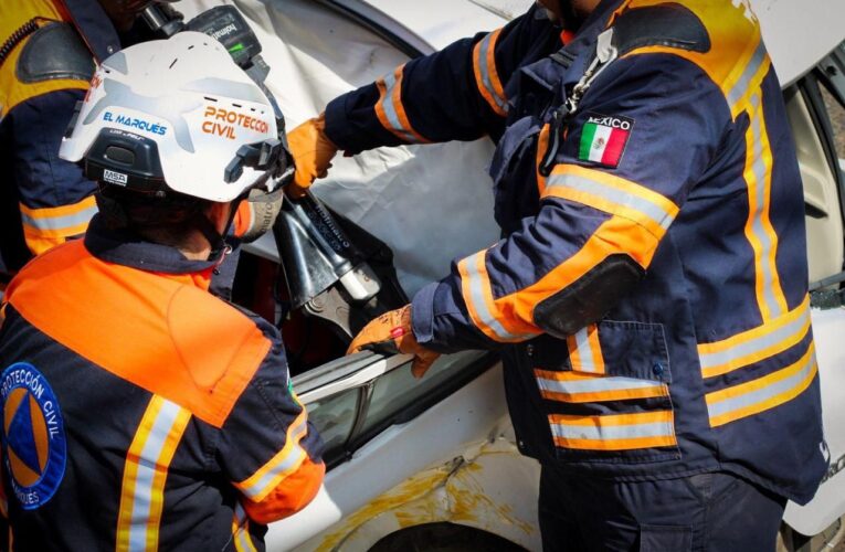 Ambulancia de Protección Civil de El Marqués se ve involucrada en percance vial