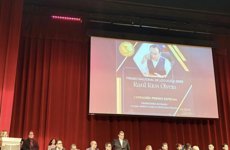 Distinguen al coordinador de Radio UAQ con el Premio Nacional de Locución