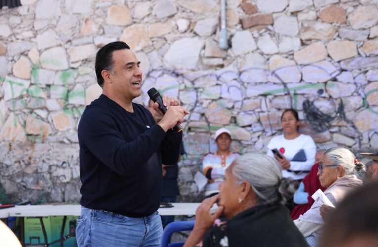 Refuerza Luis Nava apoyo alimentario para familias de El Marqués