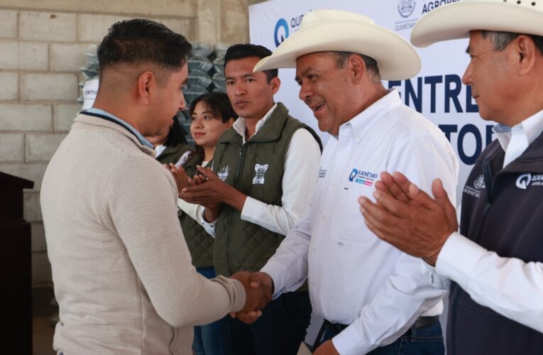 Entrega SEDEA apoyos a productores de Tolimán para fortalecer la productividad rural