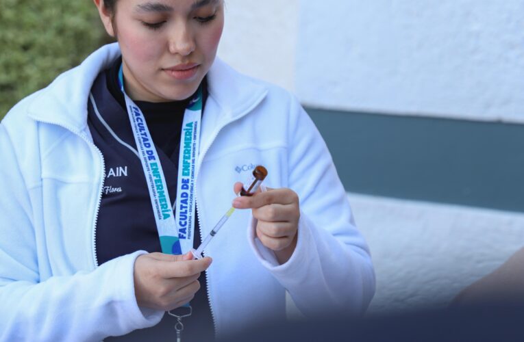 Refuerza UAQ protección sanitaria con jornada de vacunación preventiva