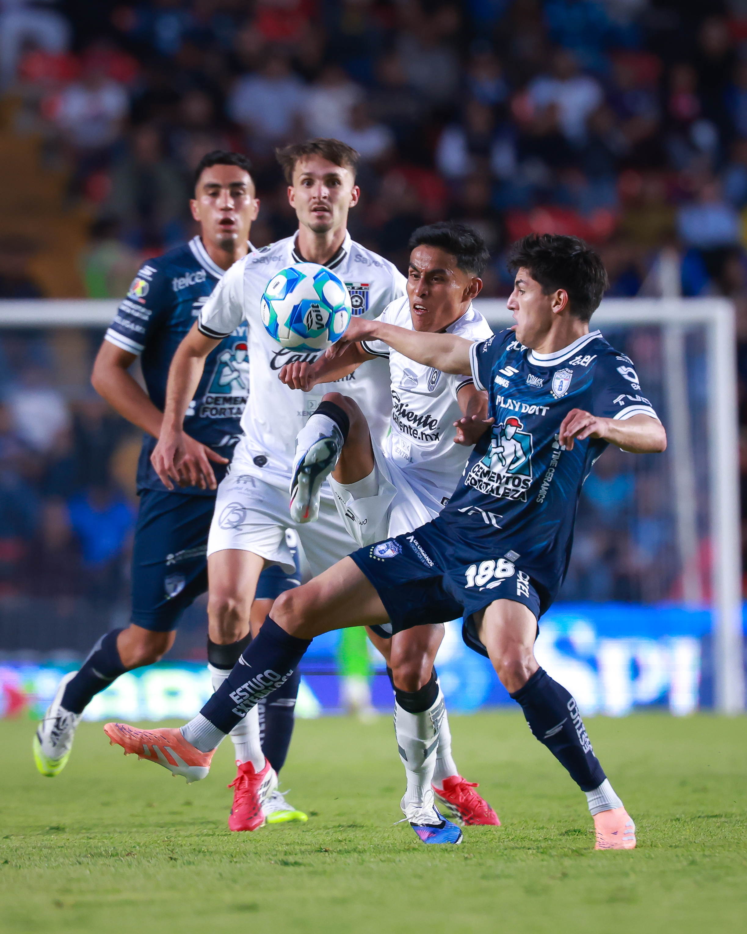 Querétaro empata 0-0 ante Pachuca y suma en casa en la Jornada 4