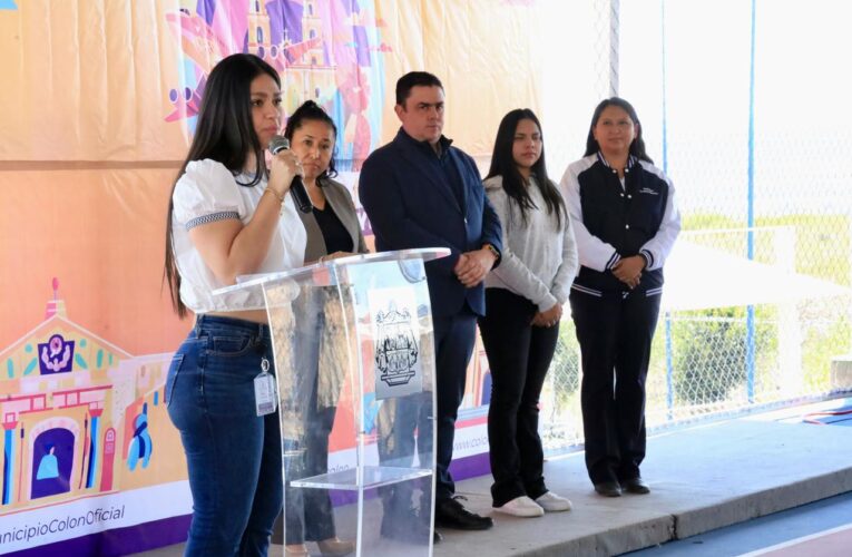 Apoya Gaspar Trueba Moncada mejoras en la Escuela de Bachilleres de la Universidad Autónoma de Querétaro en Colón