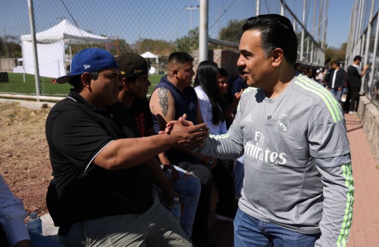 Inicia Luis Nava segunda fase del Educational Football Program en Querétaro