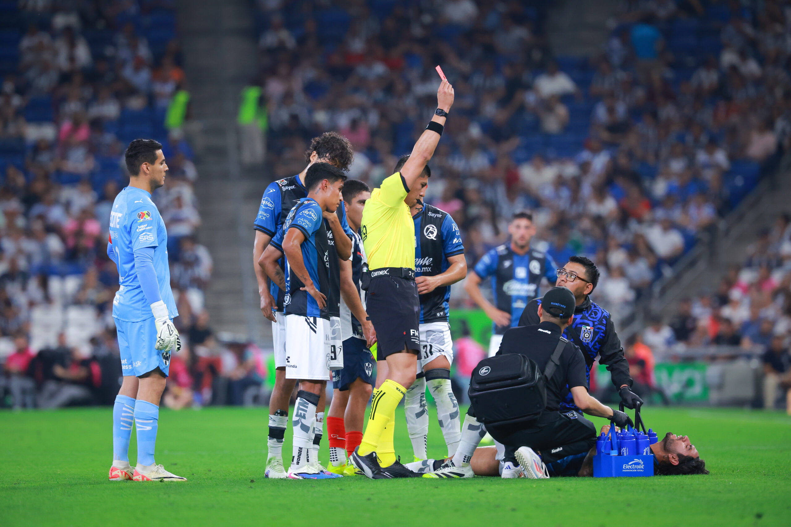 Gallos Blancos cae 4-0 ante Monterrey en el BBVA