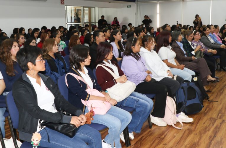 Mujeres comparten en la UAQ su experiencia en la ciencia y su impacto en la sociedad