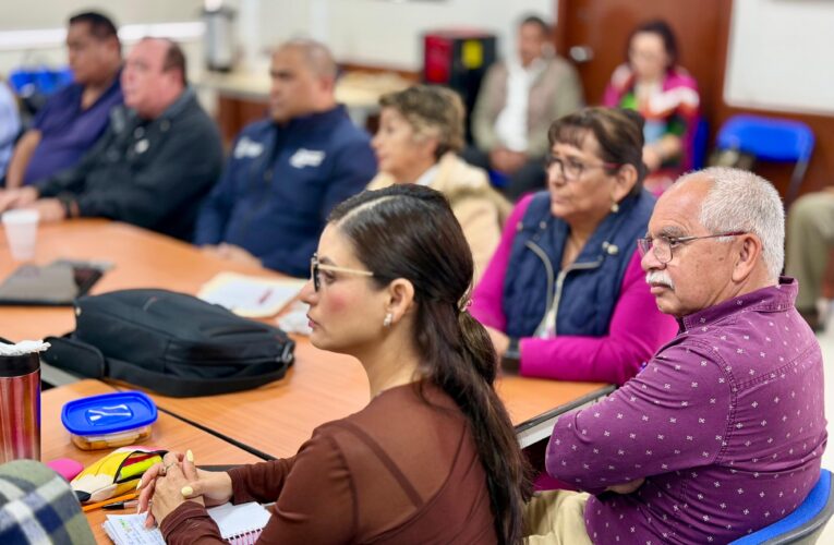 Impulsan docentes de USEBEQ comunidades de aprendizaje y mejora continua en las escuelas