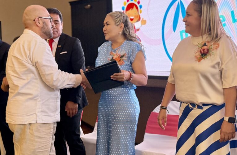 USEBEQ reconoce la vocación y compromiso de educadoras y educadores en su día