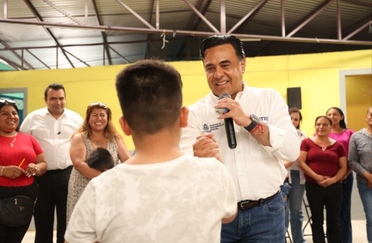 Luis Nava fortalece cercanía con beneficiarios de programas sociales en Colón
