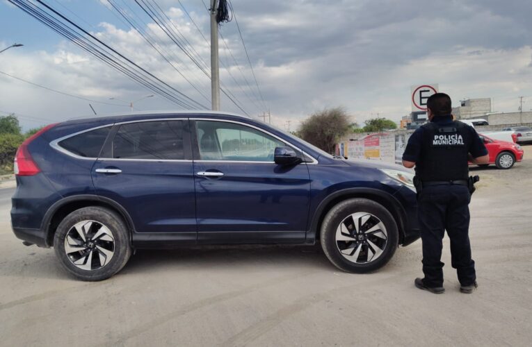 Recupera Policía Municipal de Colón camioneta con reporte de robo vigente tras labores de vigilancia