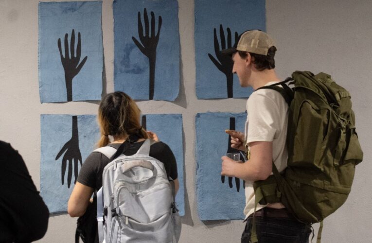 Arte, tradición textil y participación del público se unen en “Guardianes del Añil” en el CAE
