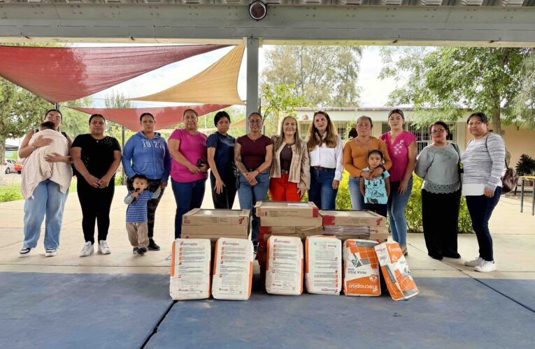 Fortalece USEBEQ infraestructura educativa con entrega de mobiliario en escuelas de la zona metropolitana