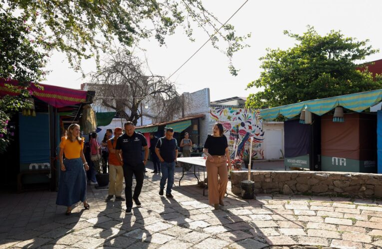 Avanza Municipio de Querétaro en propuestas para fortalecer el comercio artesanal y turístico en el Centro Histórico