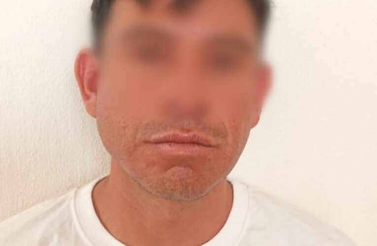 🚨 Policía de Colón detiene a sujeto en posesión de presunta droga