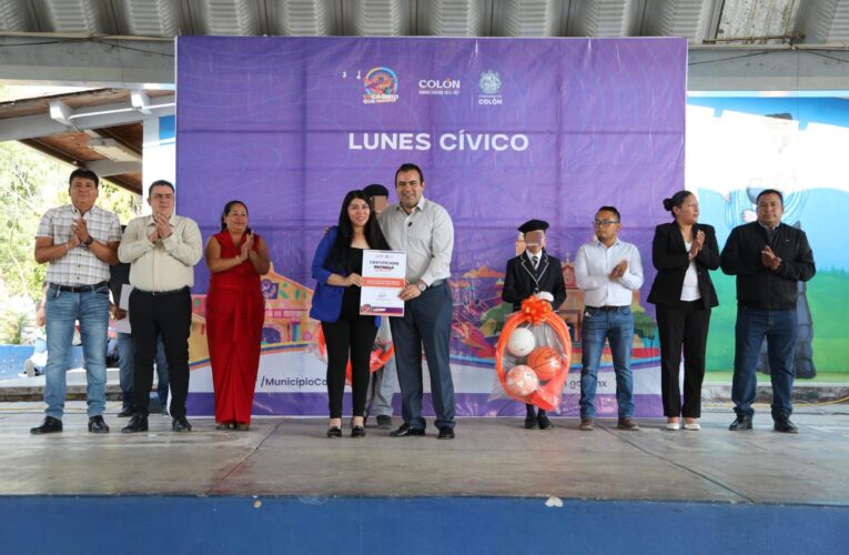 Entrega Gaspar Trueba nueva techumbre y cancha en primaria de Colón
