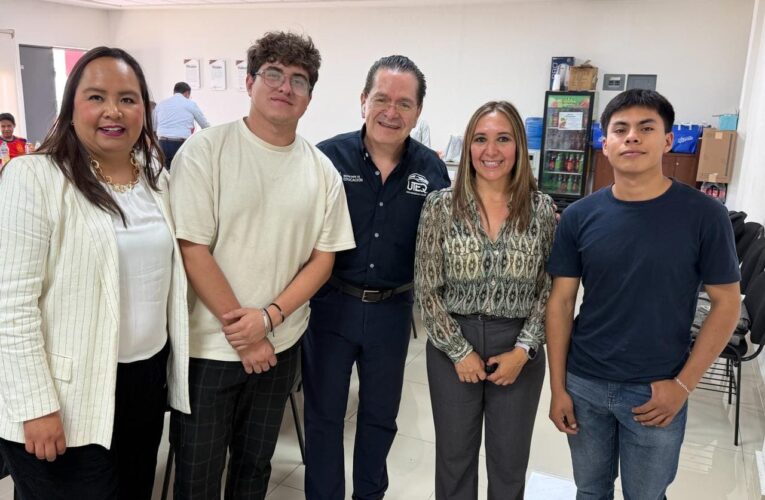 Fortalecen UTEQ y Embotelladora Mexicana la formación profesional de estudiantes mediante modelo Escuela-Empresa