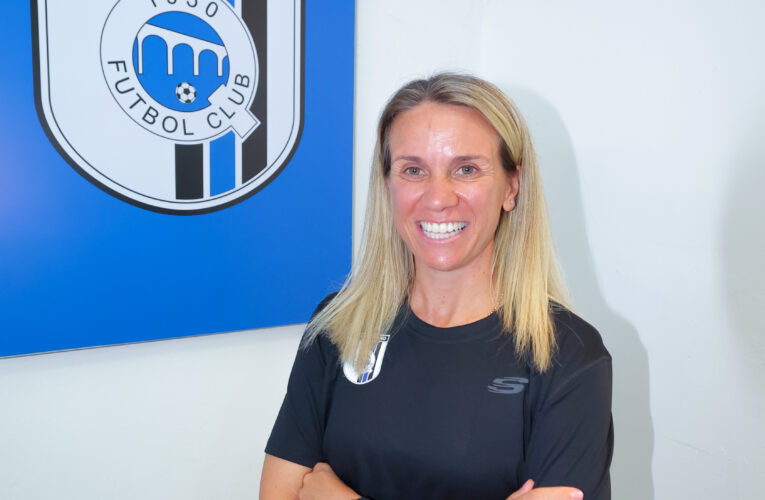 Pamela Conti asume el reto de dirigir a Querétaro Femenil