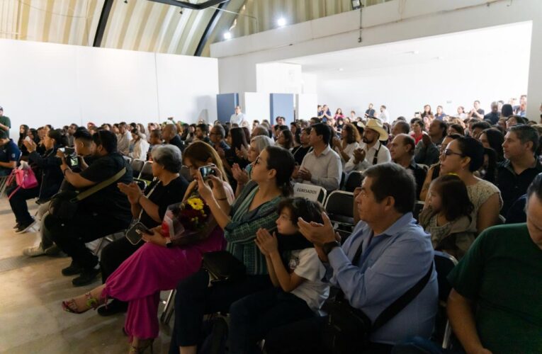 Más de 800 personas concluyen su capacitación en la Escuela de Artes y Oficios de la UAQ